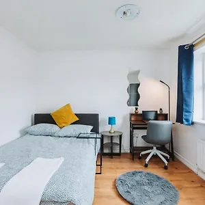 Double With Private Bathroom, Parking & Wifi , Barking (Greater London) United Kingdom