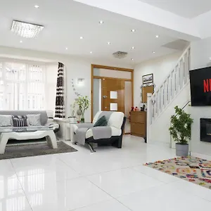 Barking Haven Retreat - Airport - Parking - Train Station , Barking (Greater London) United Kingdom