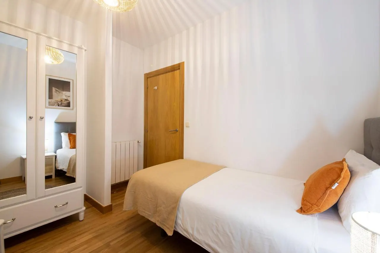 Legazpi, Apartamento Amplio, Moderno Y Centrico San Sebastian 0*,